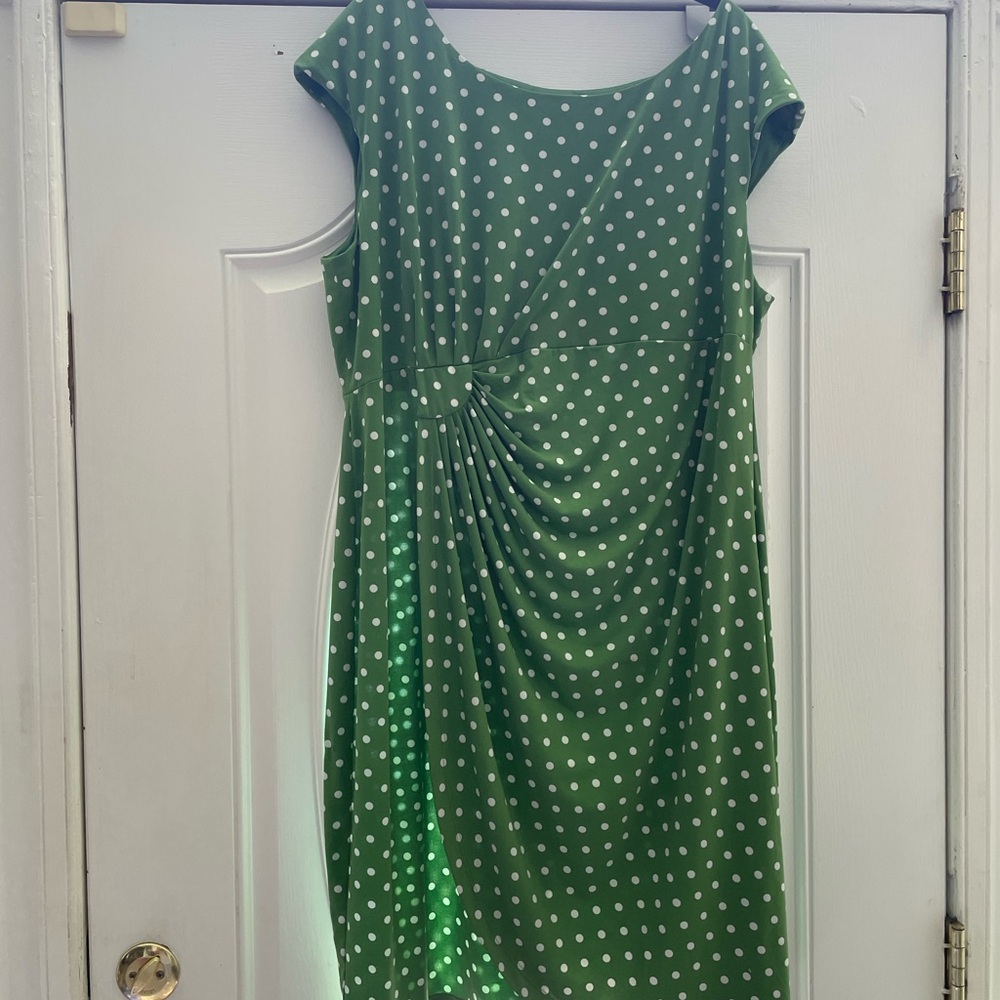 Monroe & Main Green Polka Dot Ruched Sheath - Picture 1 of 5